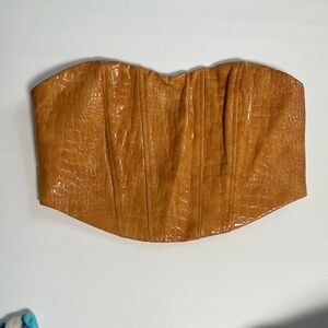 croc crop top size medium